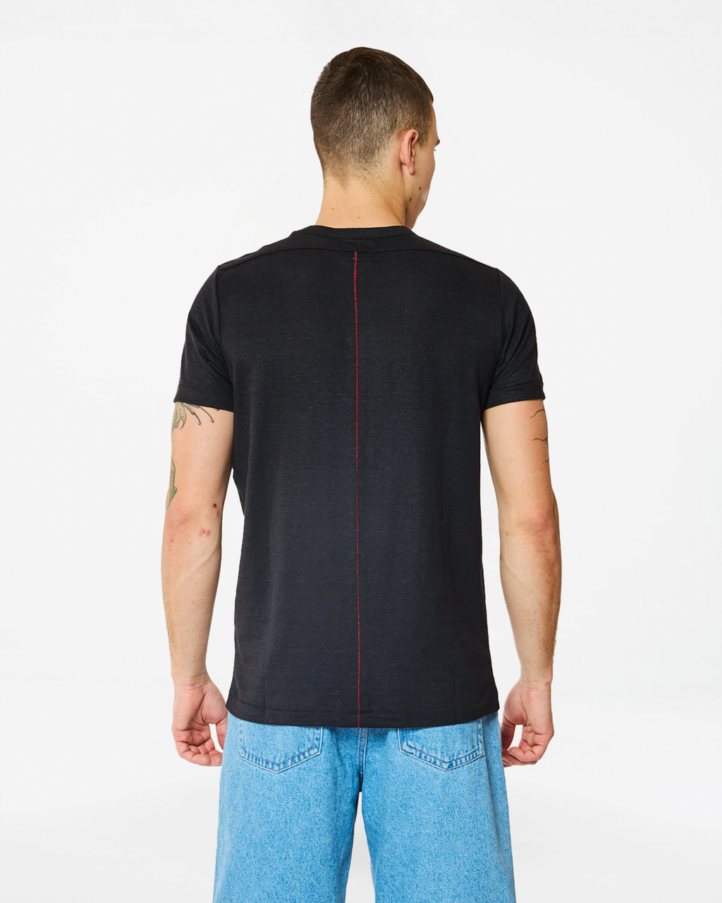 EOLE BLACK T-SHIRT