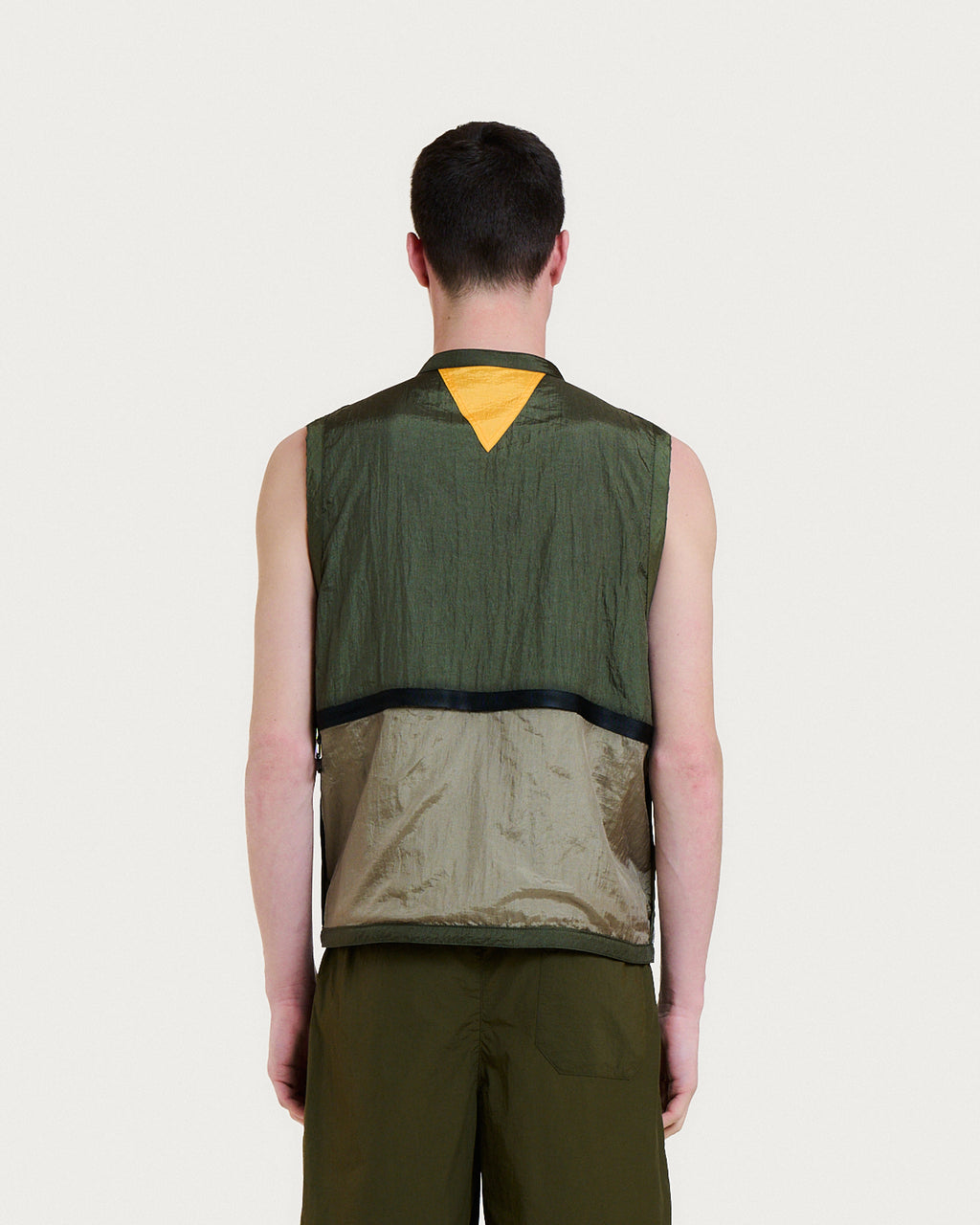 GILET LIGHT VEST ARMY GREEN