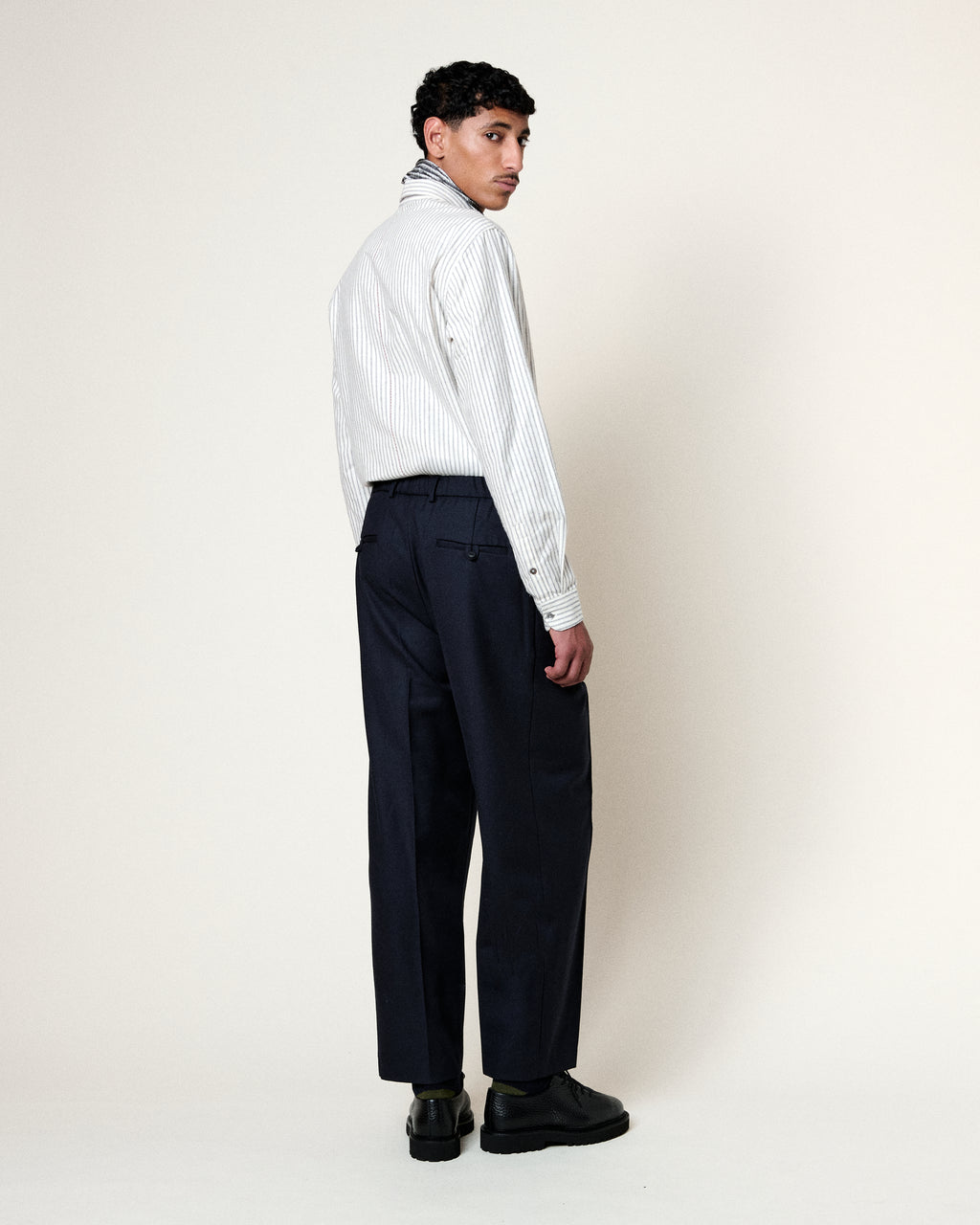 PAULO SLEEK NAVY TROUSERS