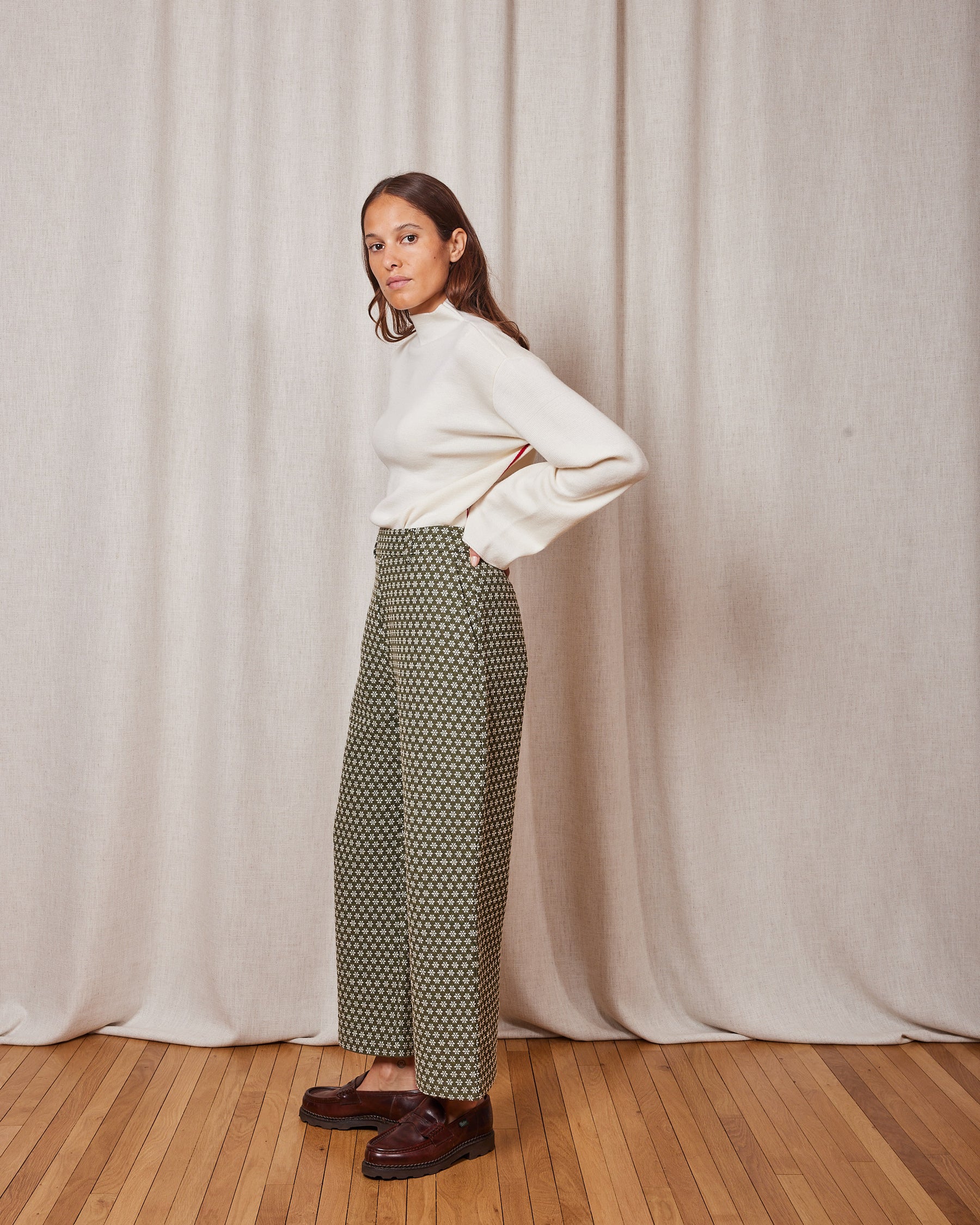 SNOW KHAKI BARREL PANTS