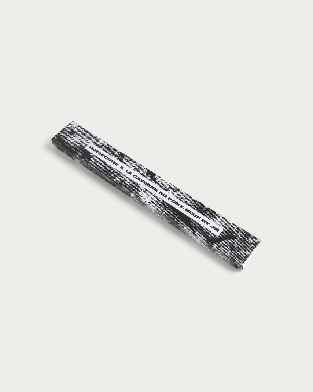 CRAYONS CAVE MONOCHROME