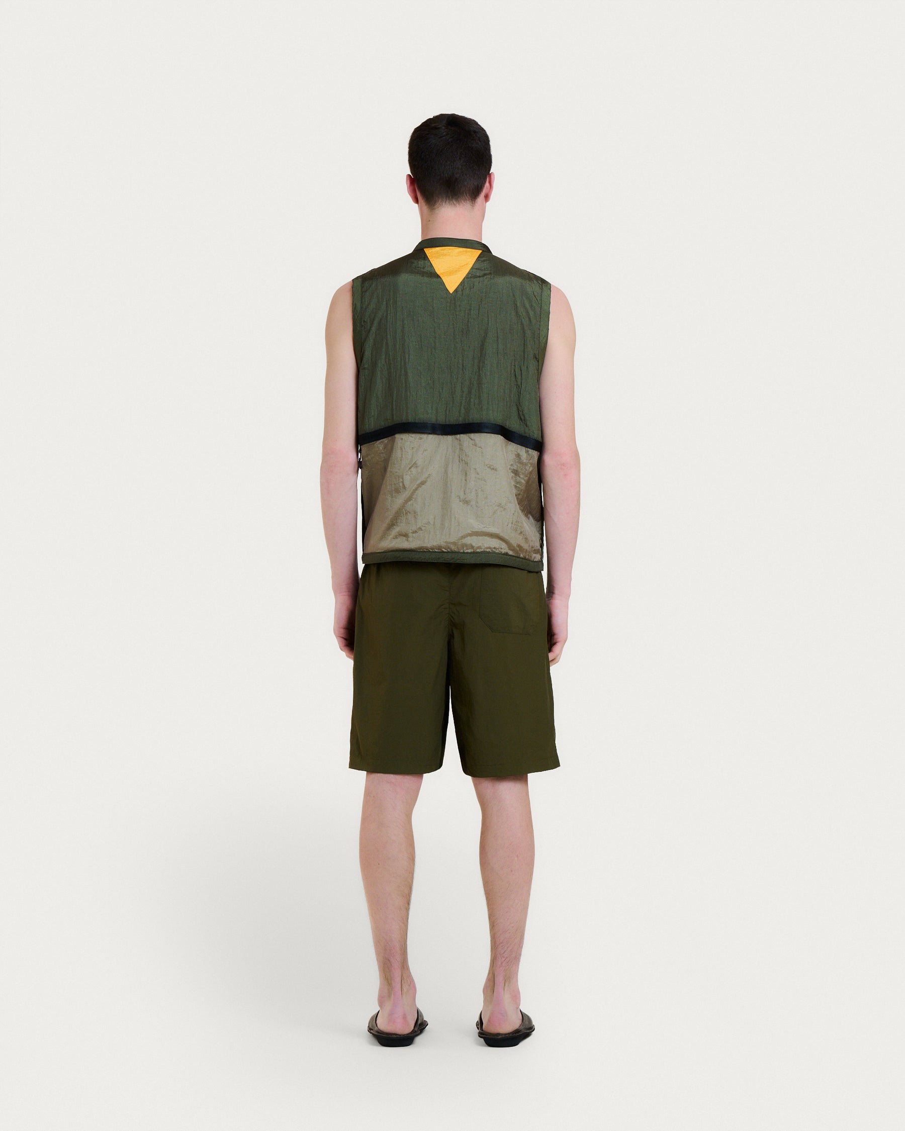 GILET LIGHT VEST ARMY GREEN