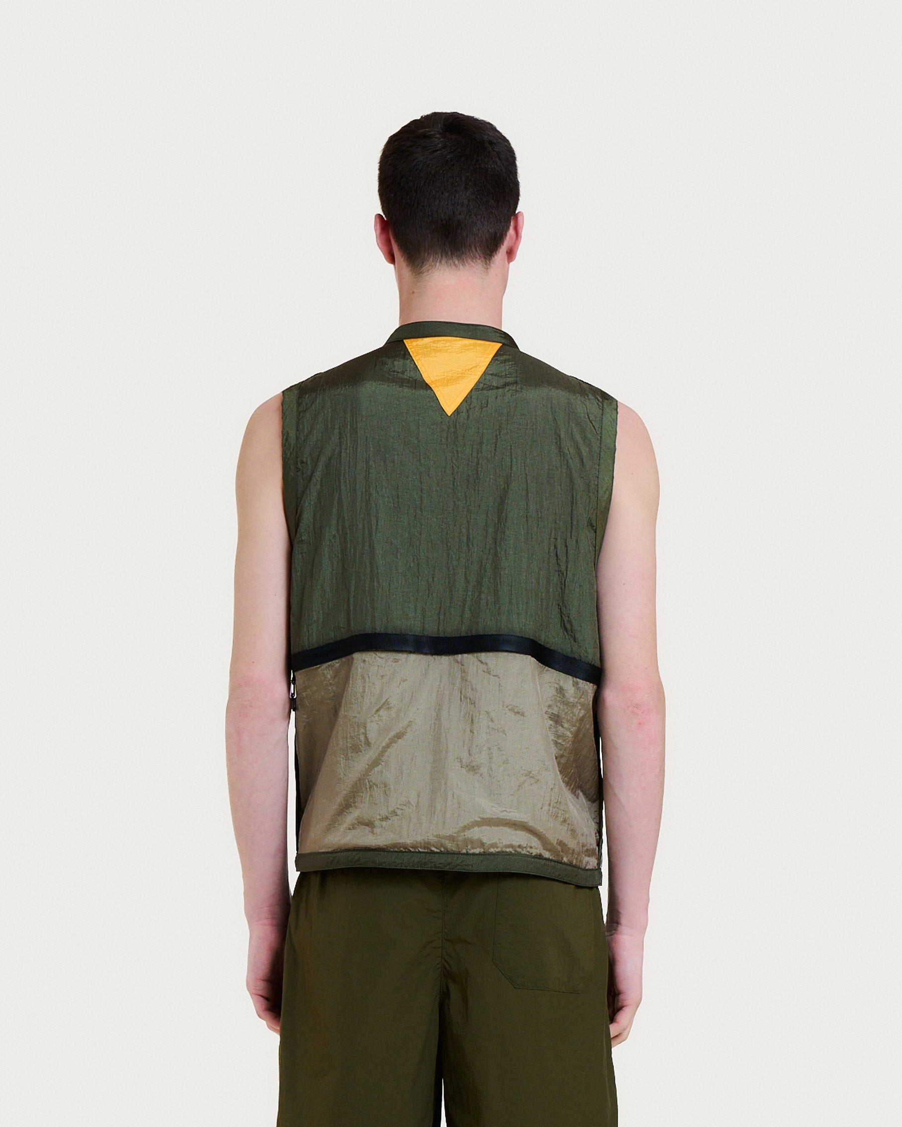GILET LIGHT VEST ARMY GREEN
