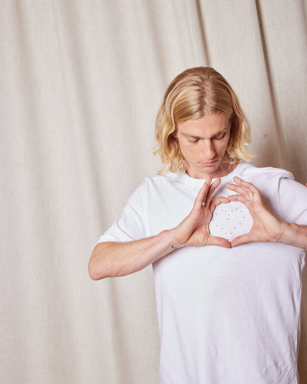 T-SHIRT LUV TEE RED WHITE