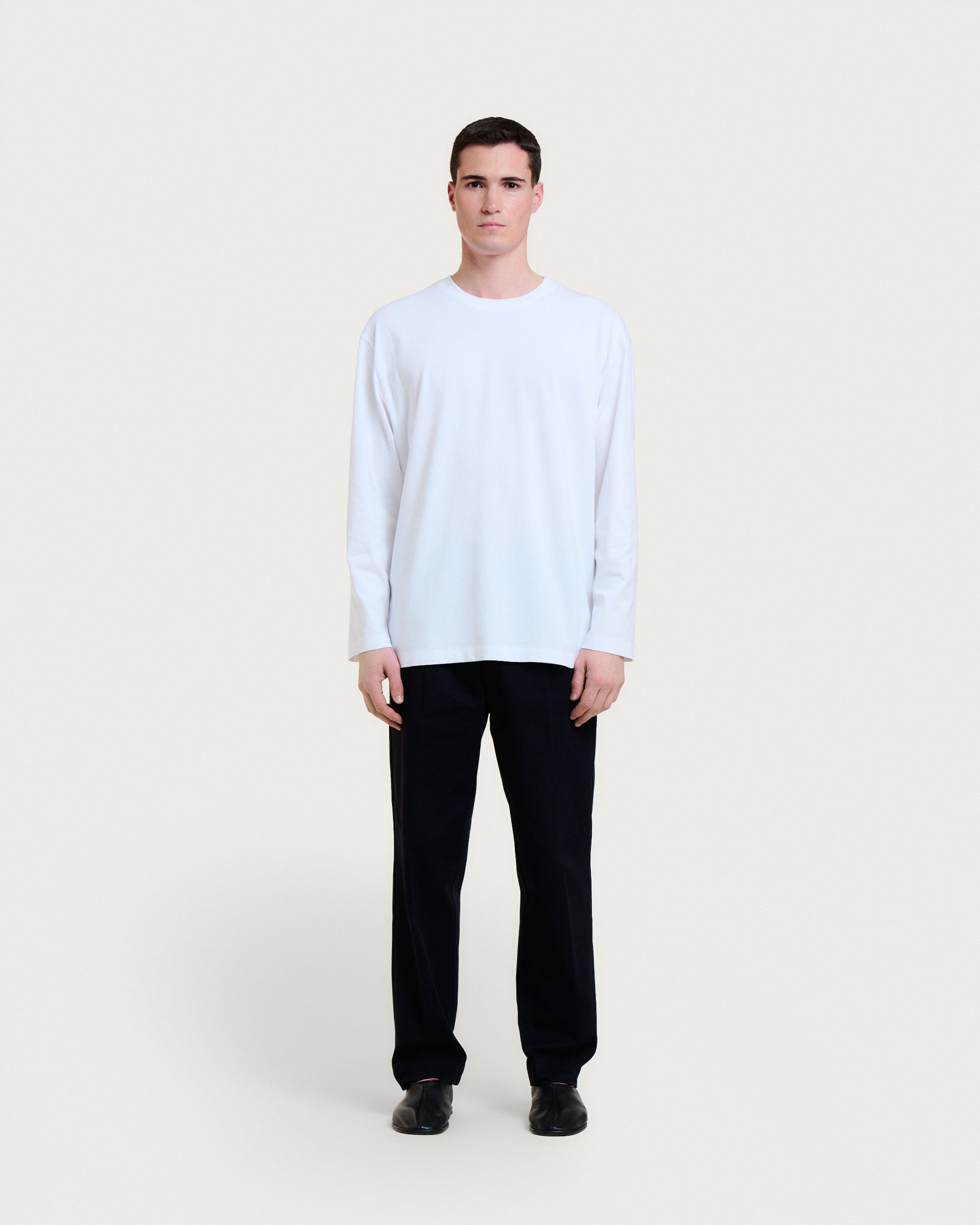 MKO LONG WHITE T-SHIRT