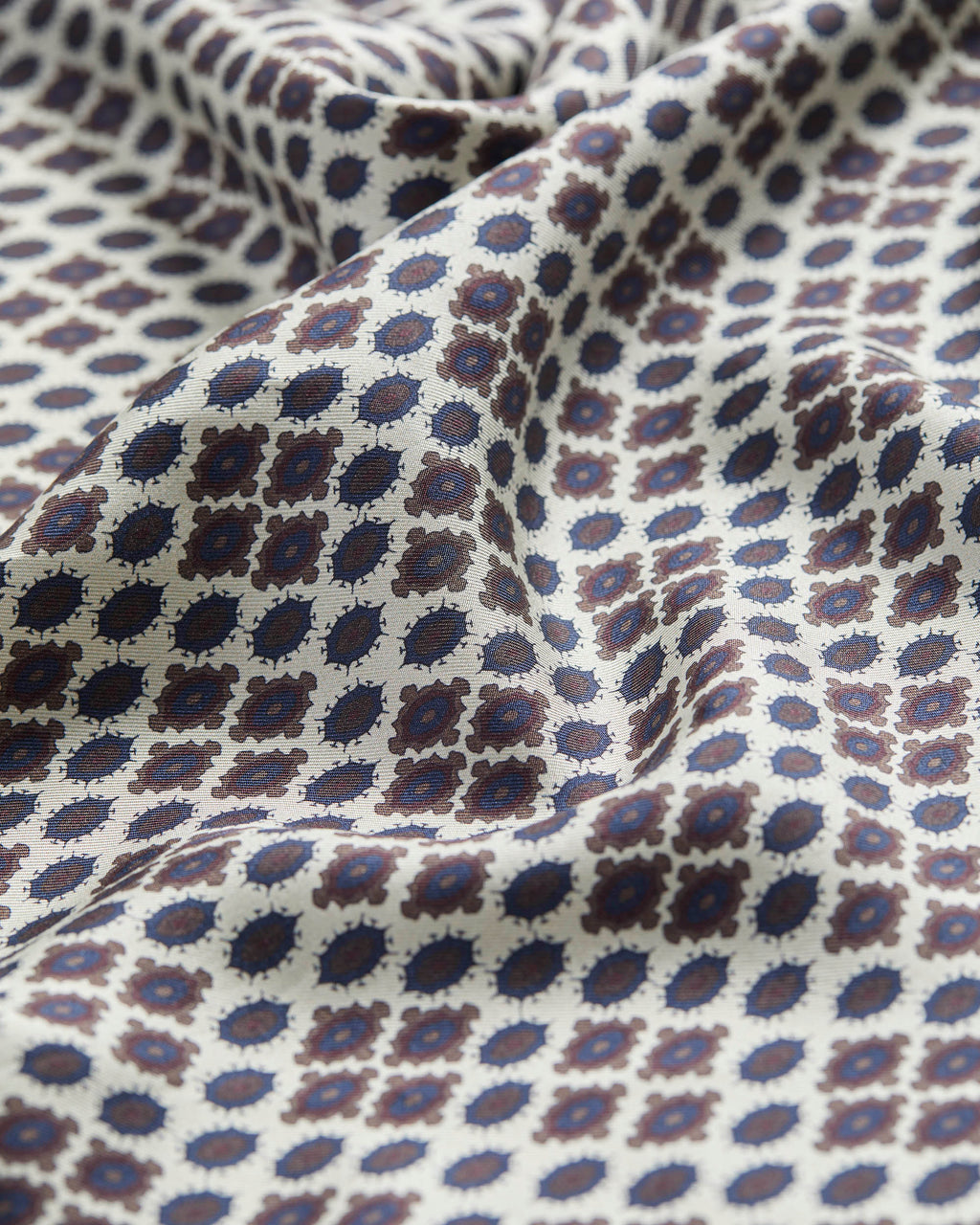 SILK SQUARE ROYAL